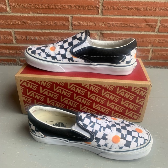 Vans Slip-On Daisy They Love Me They Love Me Not Checkerboard Shoes M 7.5 W9 - Picture 3 of 4